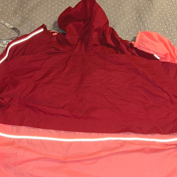 Fourlaps Women’s Pink and Wine Windbreaker Jacket Sz M   $178 - Picture 4 of 10